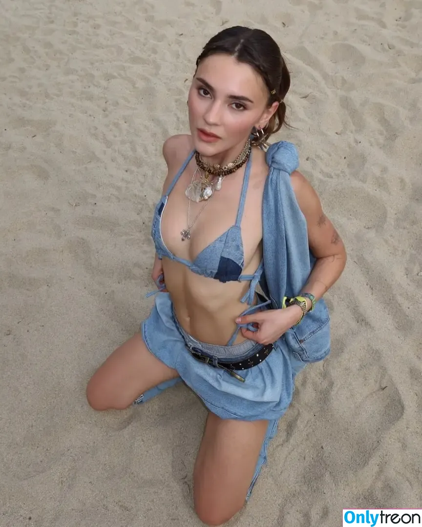 Stefanie Giesinger nude photo #0612 (stefaniegiesinger / steffigiesinger)