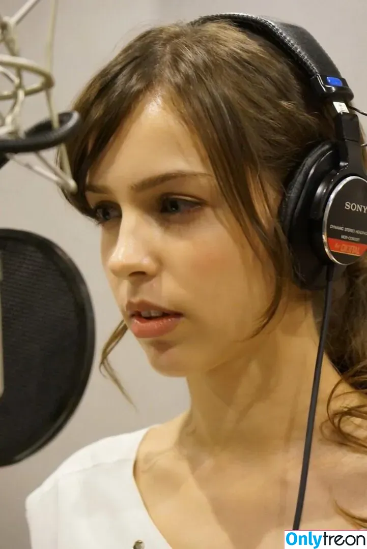 Stefanie Joosten nude photo #0125 (stefaniejoosten)