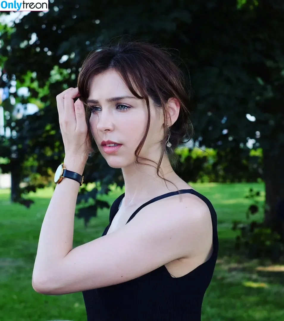 Stefanie Joosten nude photo #0133 (stefaniejoosten)