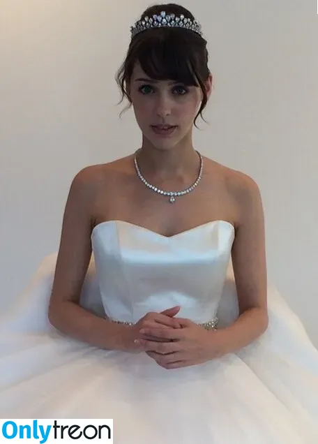 Stefanie Joosten nude photo #0137 (stefaniejoosten)