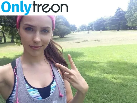 Stefanie Joosten nude photo #0140 (stefaniejoosten)