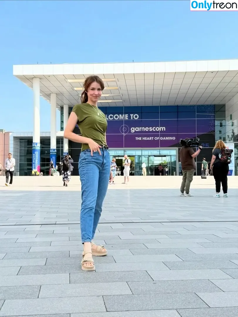 Stefanie Joosten nude photo #0224 (stefaniejoosten)