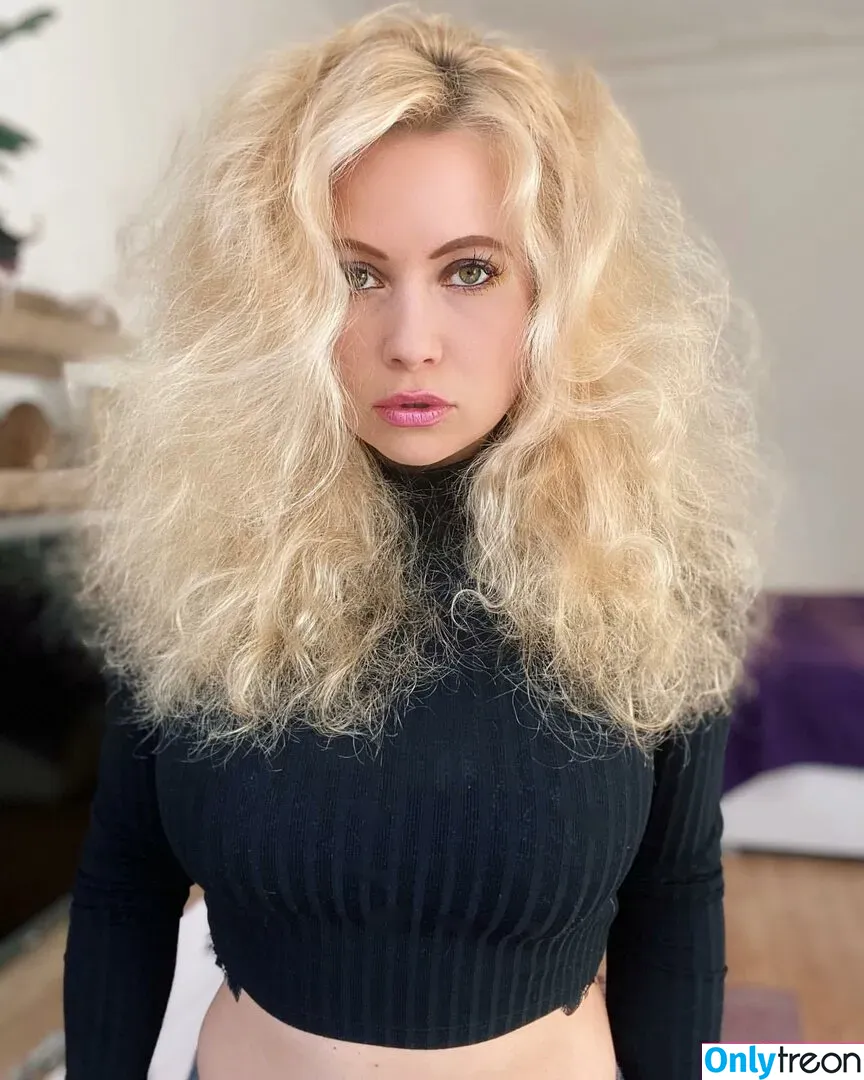 Steffi Landerer nude photo #0272 (steffymetal)