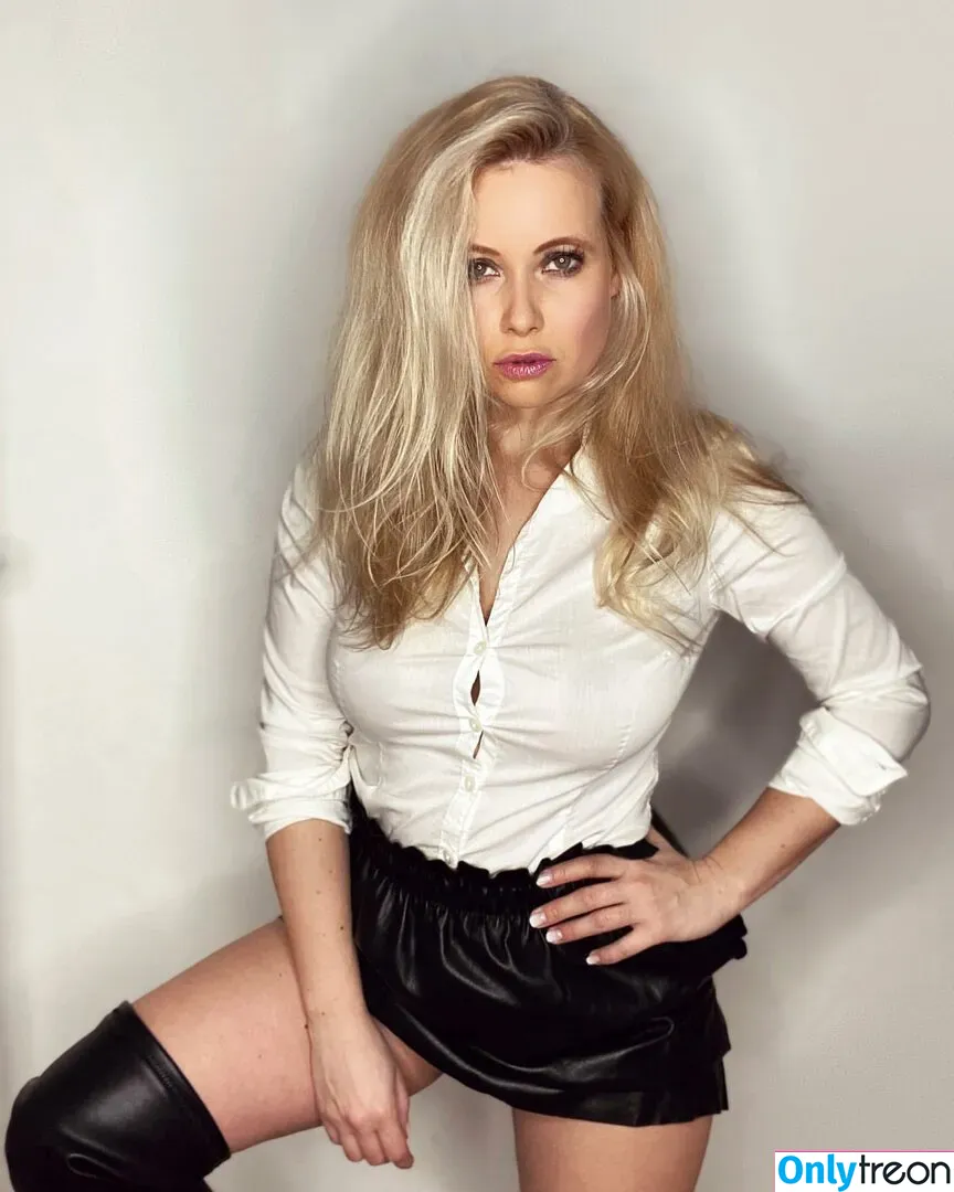 Steffi Landerer nude photo #0304 (steffymetal)
