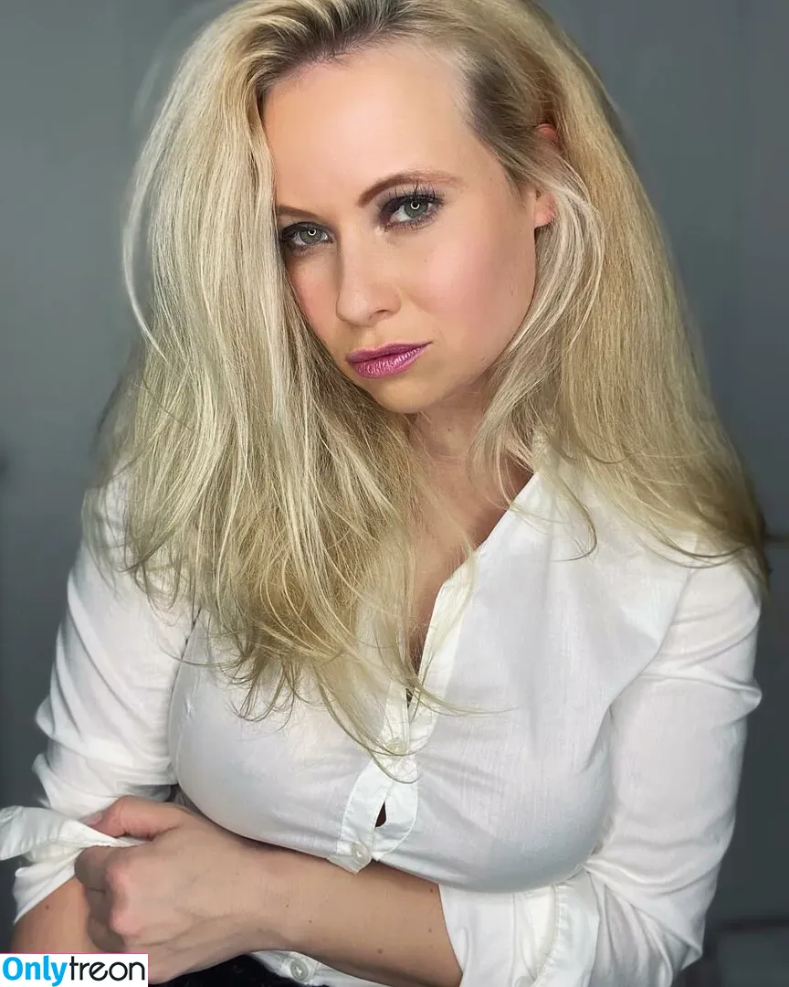 Steffi Landerer nude photo #0307 (steffymetal)