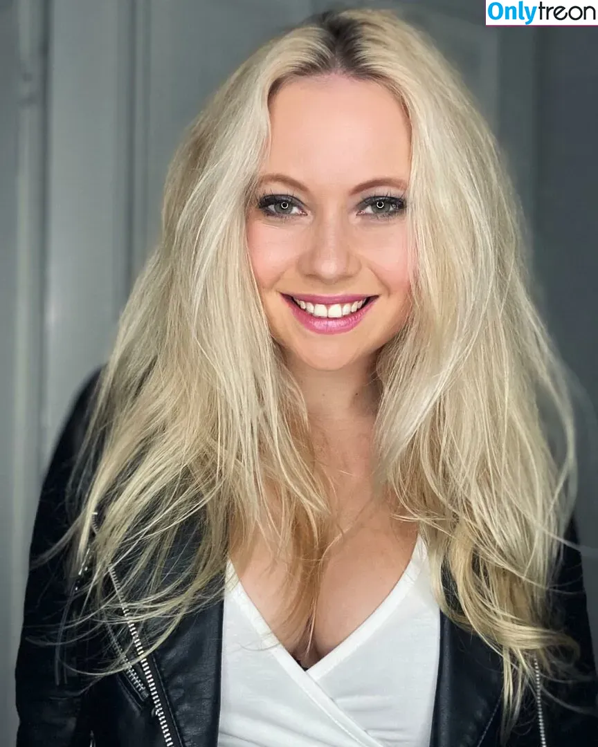 Steffi Landerer голая photo #0309 (steffymetal)