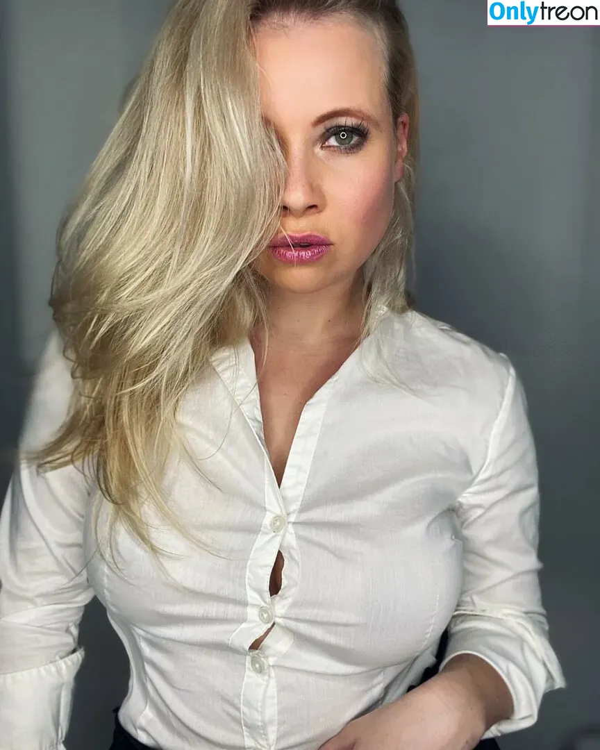 Steffi Landerer голая photo #0310 (steffymetal)