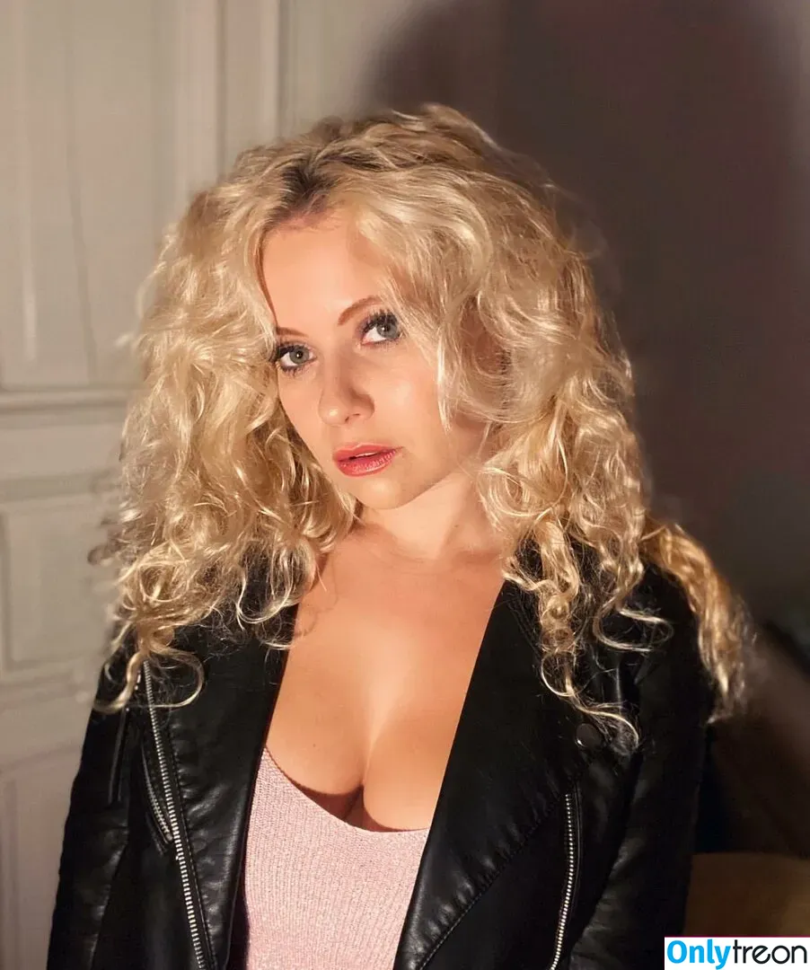 Steffi Landerer nude photo #0317 (steffymetal)