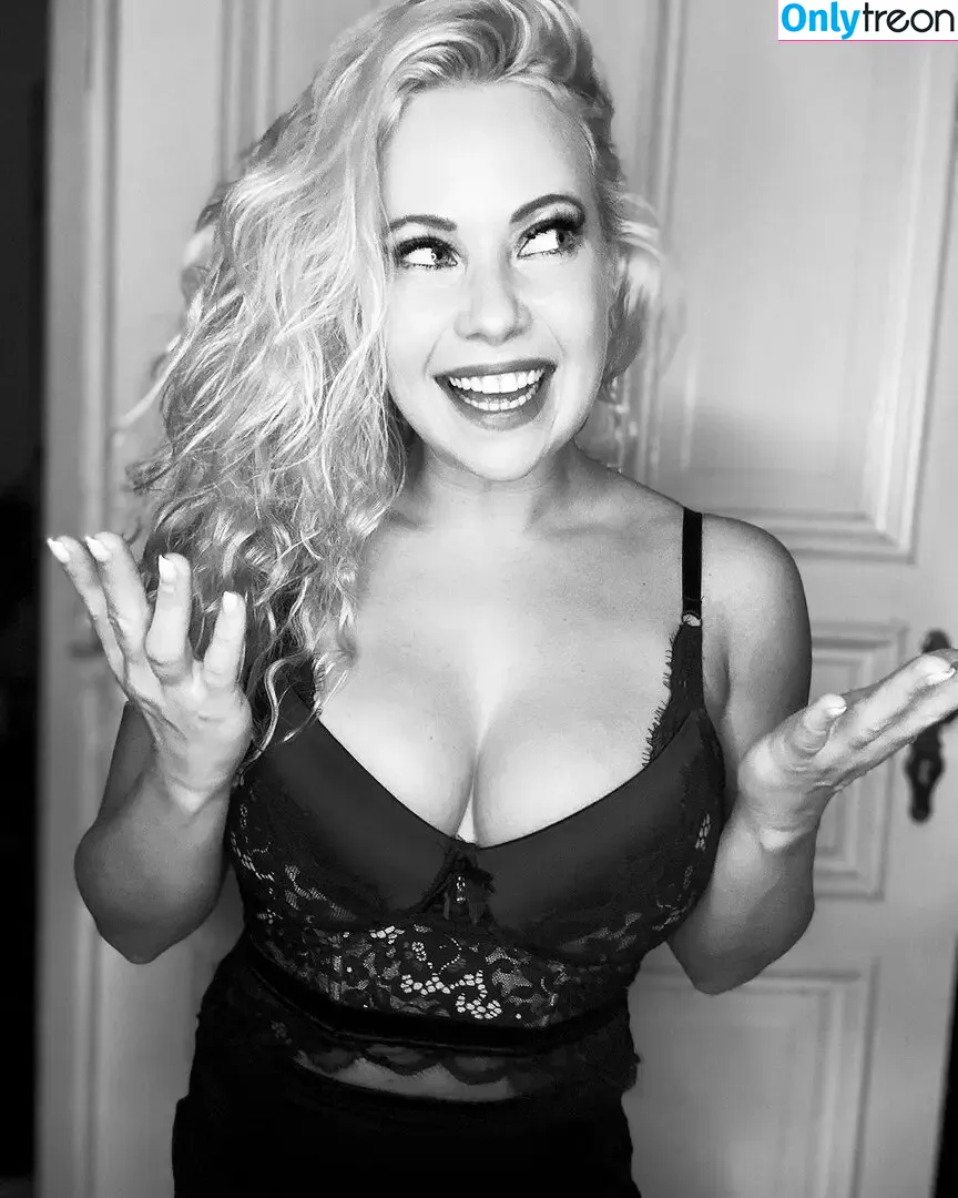 Steffi Landerer nude photo #0650 (steffymetal)