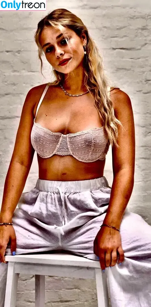 Steffi Mercie nude photo #0001 (steffi_mercie)