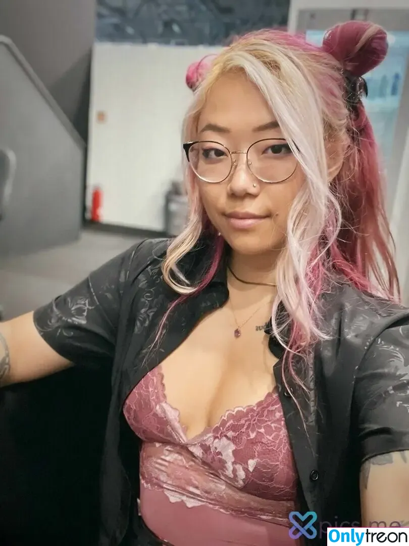 Stella Chung голая photo #1339 (ParallaxStella / therealparallaxstella)
