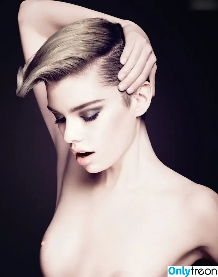 Stella Maxwell nude photo #0082 (stellamaxwell)