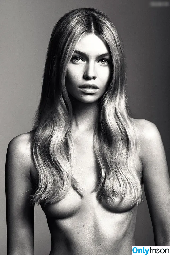 Stella Maxwell голая photo #0108 (stellamaxwell)