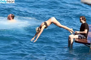 Stella Maxwell / stellamaxwell фото голая #1833