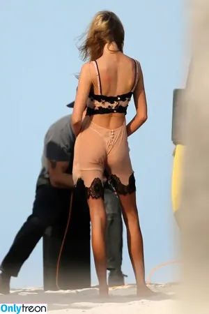 Stella Maxwell / stellamaxwell фото голая #1842
