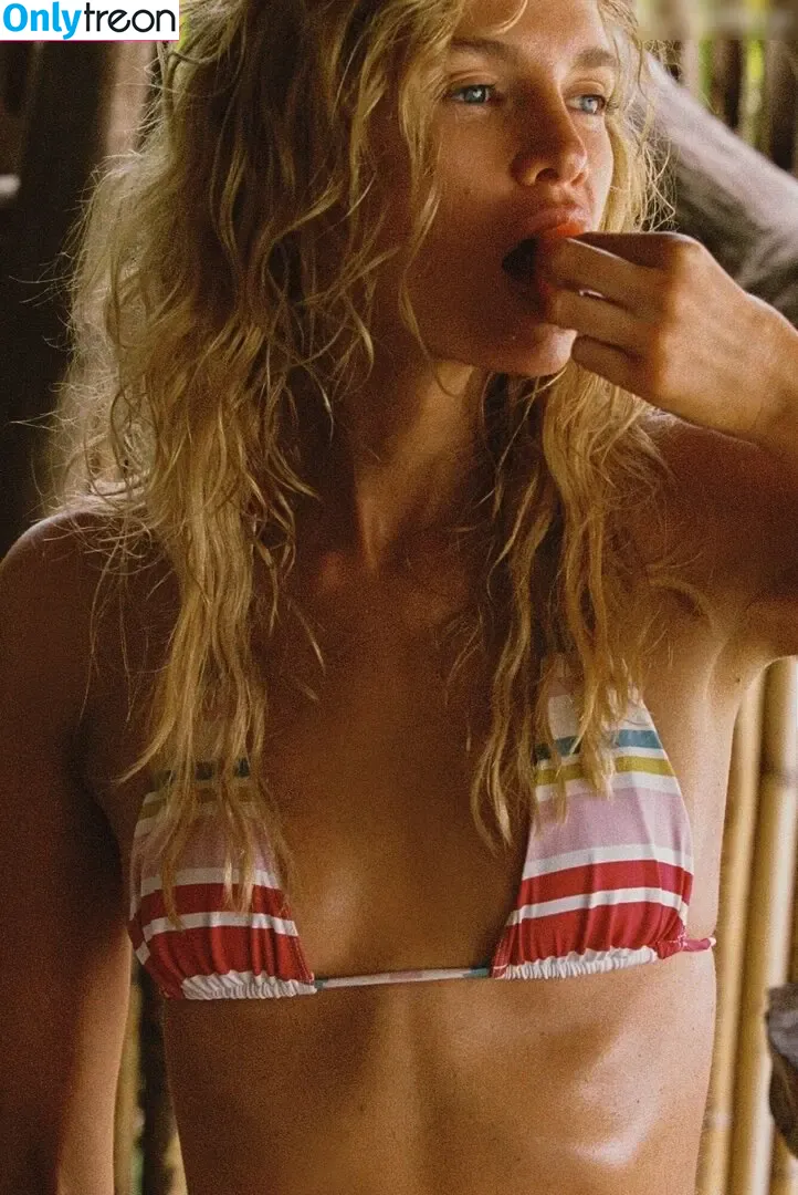 Stella Maxwell nude photo #1267 (stellamaxwell)
