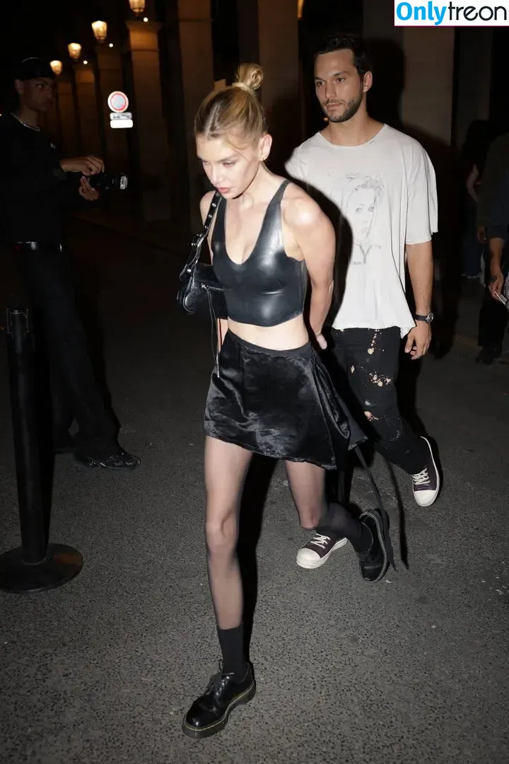 Stella Maxwell голая photo #1805 (stellamaxwell)