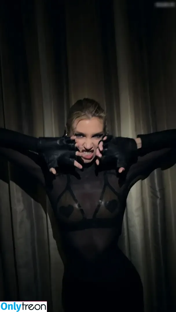 Stella Maxwell голая photo #1848 (stellamaxwell)