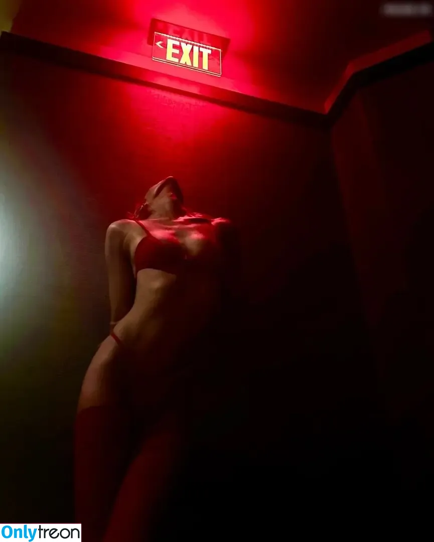 Stella Maxwell голая photo #1862 (stellamaxwell)