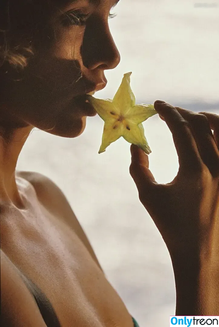 Stella Maxwell nude photo #1909 (stellamaxwell)