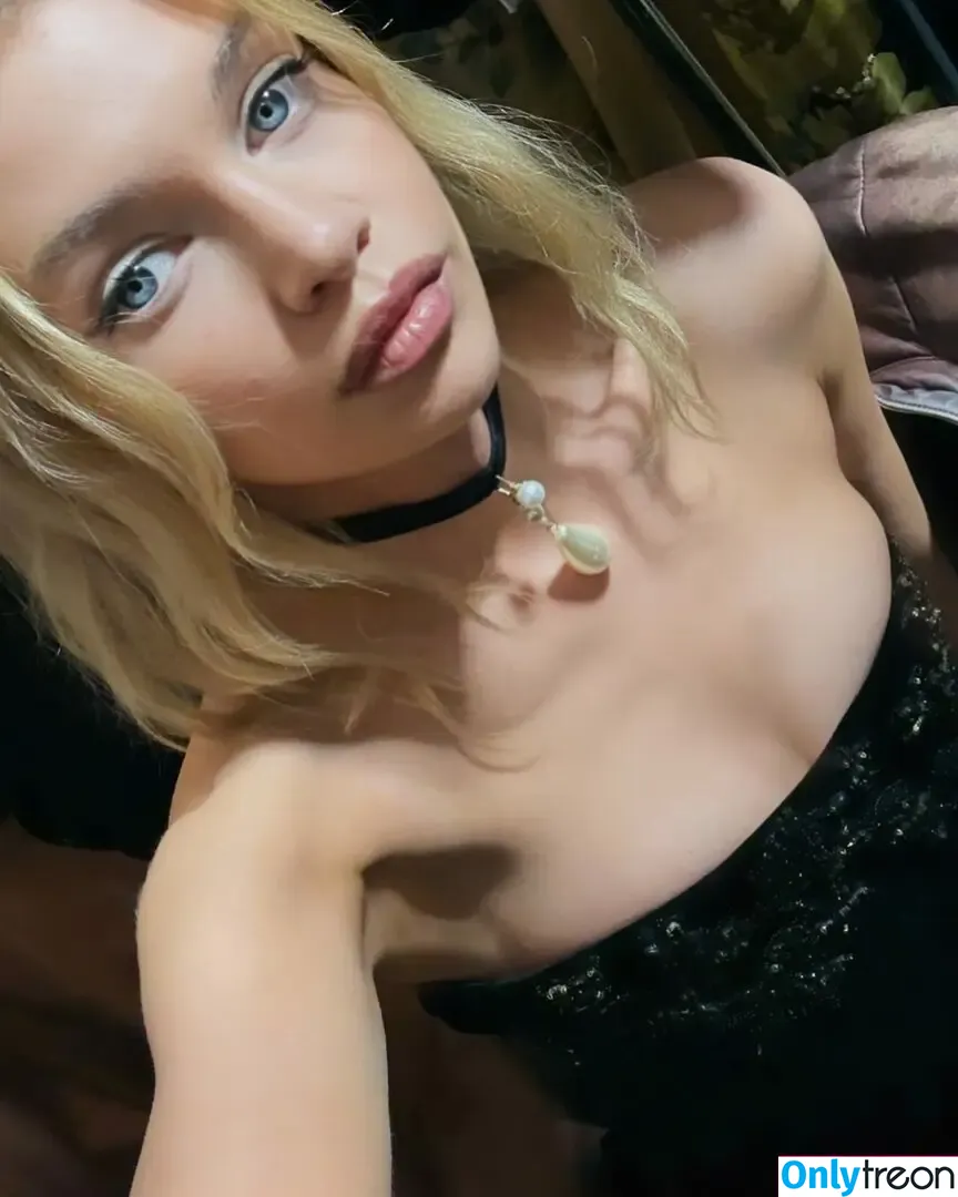 Stella Maxwell голая photo #2170 (stellamaxwell)