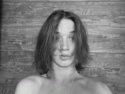 Stellasamore nude photo #0022