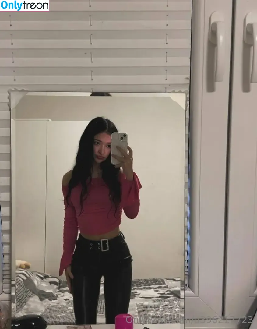 steph_18y.o nude photo #0003 (_steph_18)