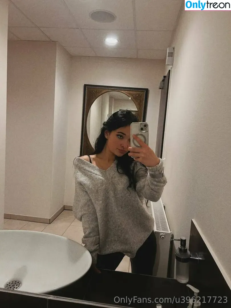 steph_18y.o nude photo #0004 (_steph_18)