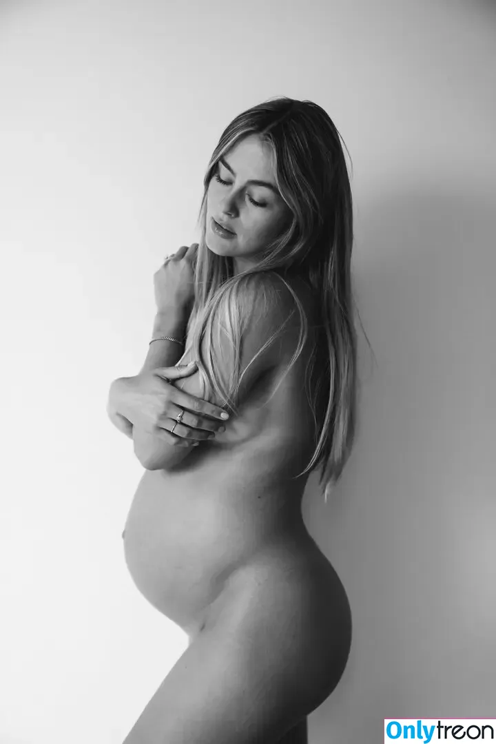 Steph Claire Smith nude photo #0182 (stephclairesmith)