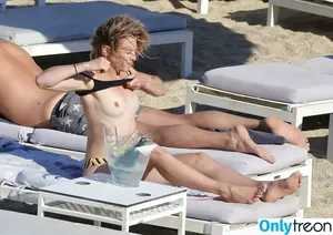 Stephanie Pratt / officialstephpratt nude photo #0003