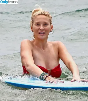 Stephanie Pratt / officialstephpratt nude photo #0029