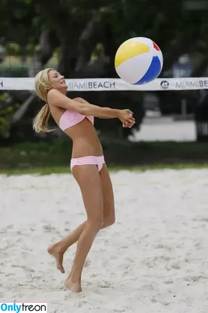 Stephanie Pratt / officialstephpratt nude photo #0041