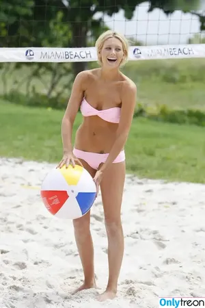 Stephanie Pratt / officialstephpratt nude photo #0047