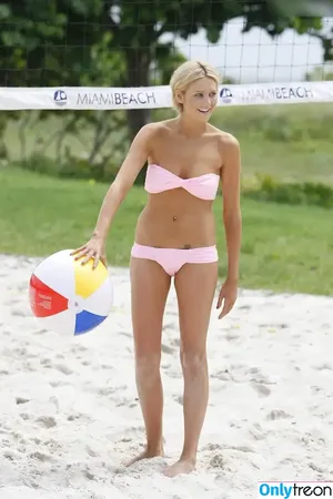 Stephanie Pratt / officialstephpratt nude photo #0060