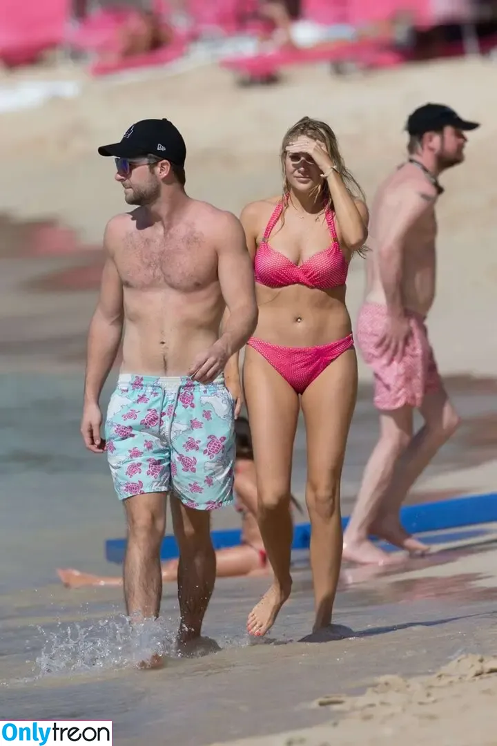 Stephanie Pratt голая photo #0128 (officialstephpratt)