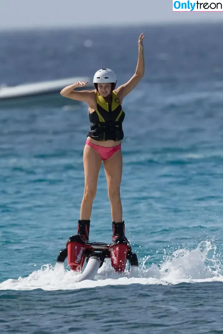 Stephanie Pratt голая photo #0136 (officialstephpratt)