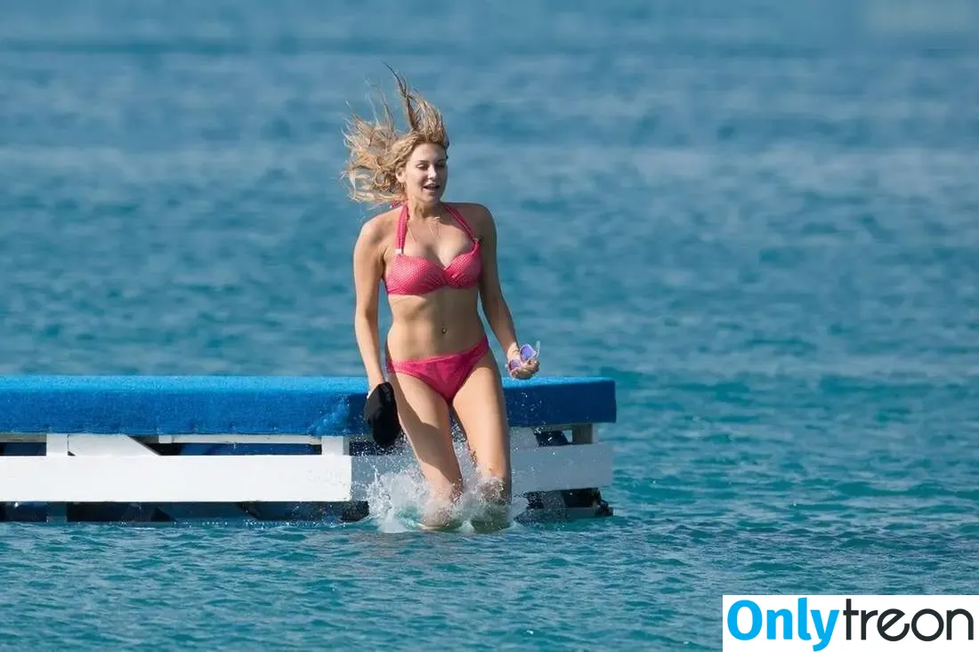Stephanie Pratt голая photo #0142 (officialstephpratt)