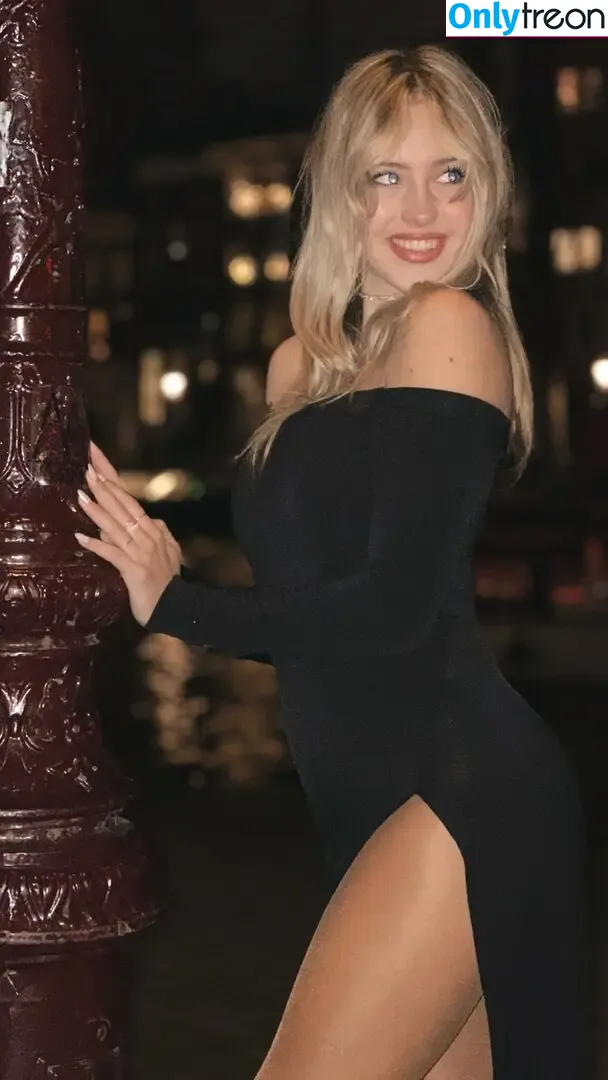 Sterre Meijer nude photo #0030 (dutchsterre / surfsterre)