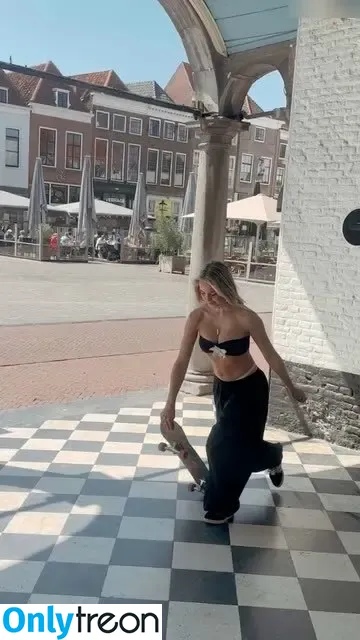 Sterre Meijer nude photo #0167 (dutchsterre / surfsterre)