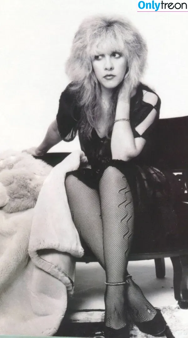 Stevie Nicks nude photo #0006 (stevienicks)