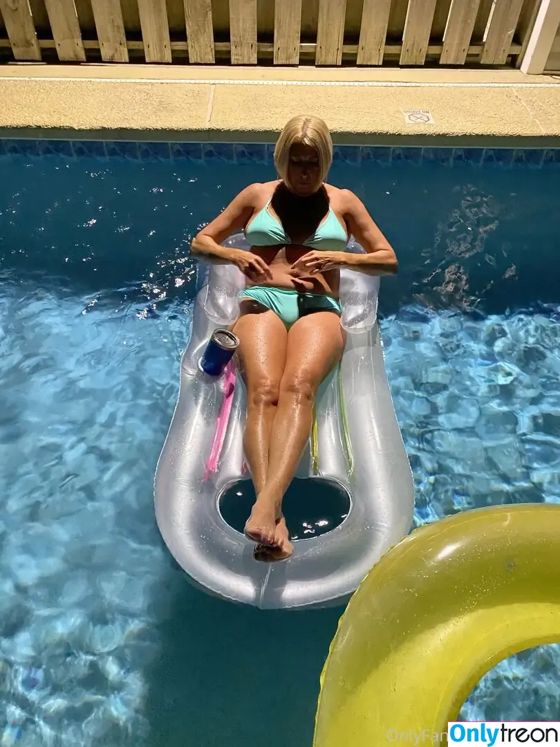 stikchik nude photo #0032 (stikstikley)