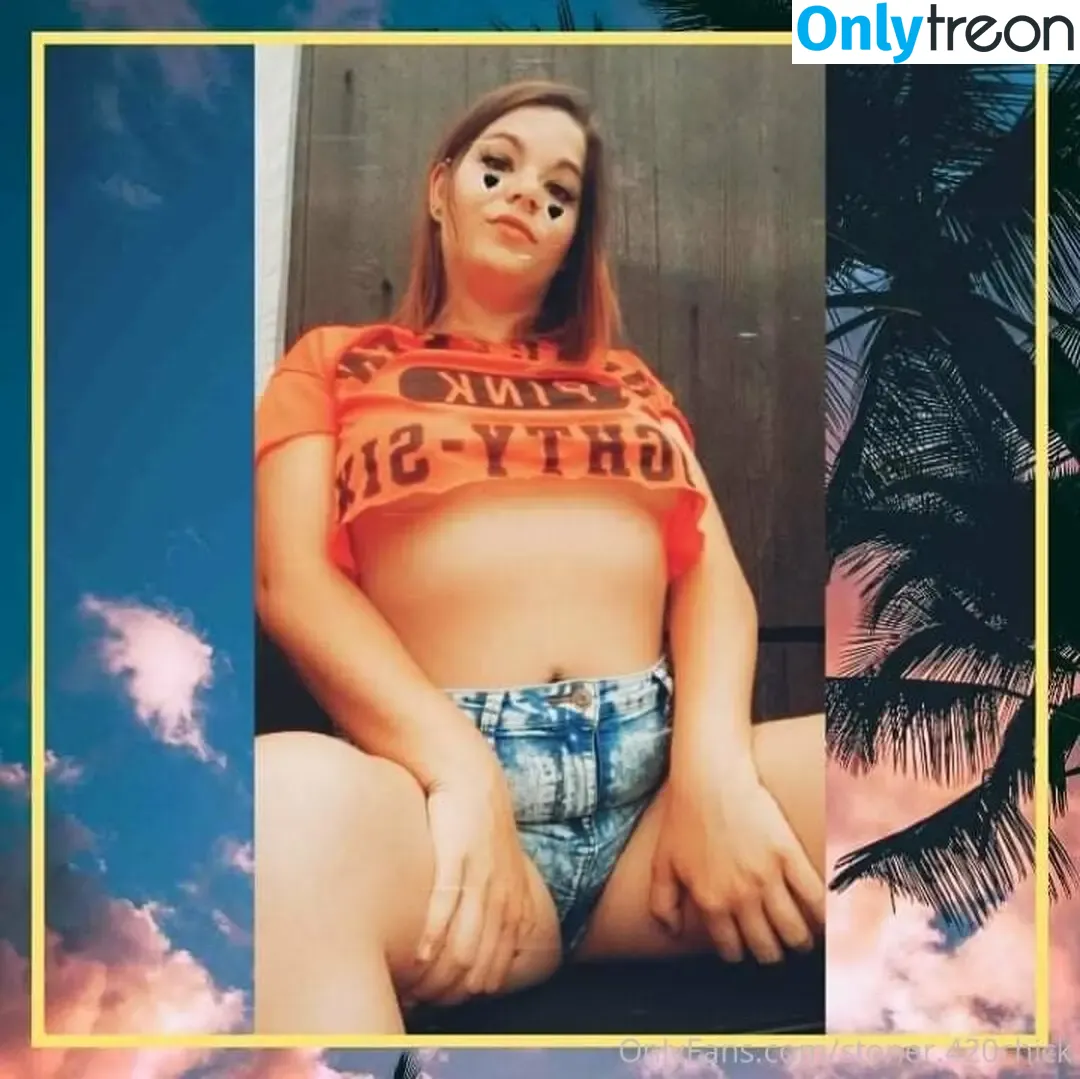 stoner.420chick голая photo #0019 (stoner.420chick)
