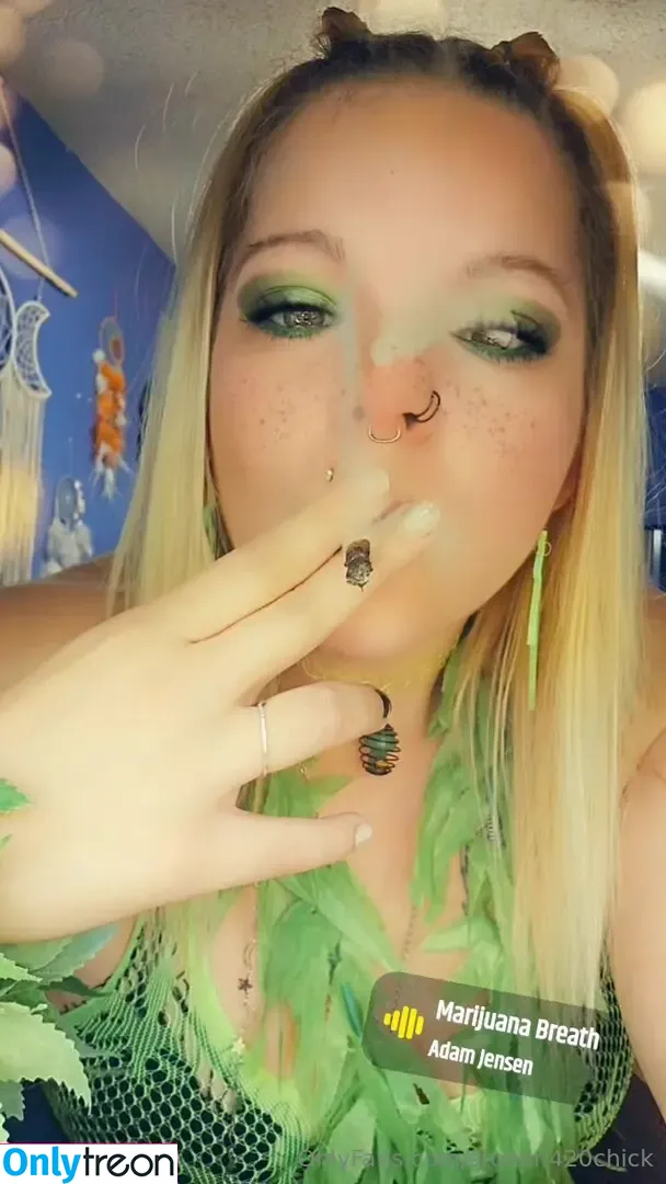 stoner.420chick nude photo #0070 (stoner.420chick)