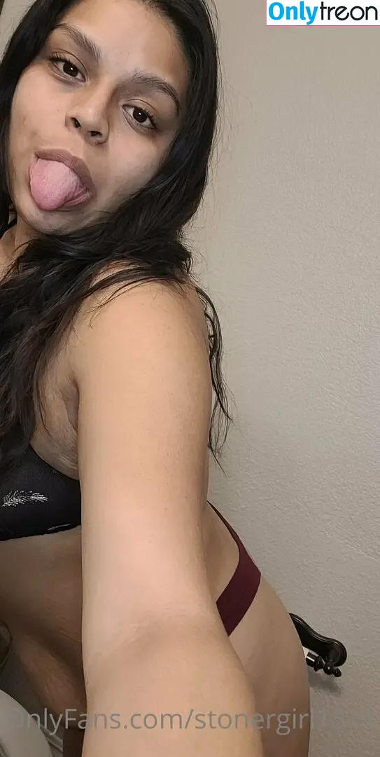 stonergirl_0420 nude photo #0003 (liammoranfanpageofficial)