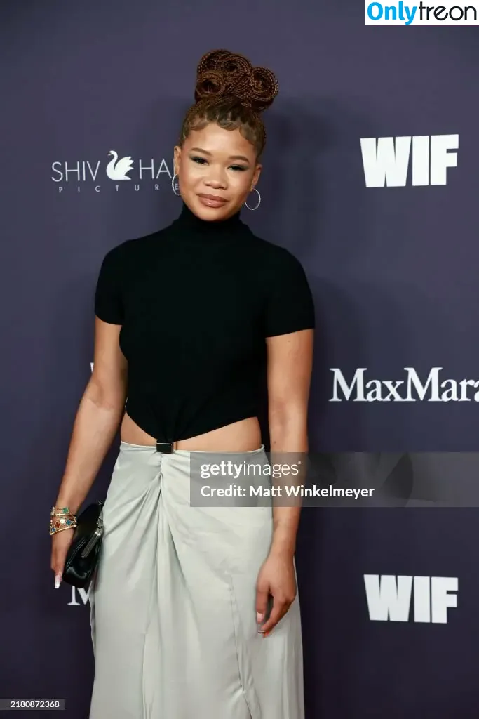 Storm Reid голая photo #0616 (stormikush / stormreid)