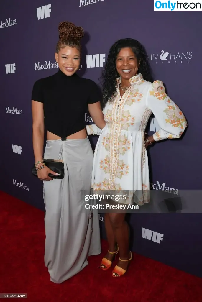 Storm Reid голая photo #0621 (stormikush / stormreid)