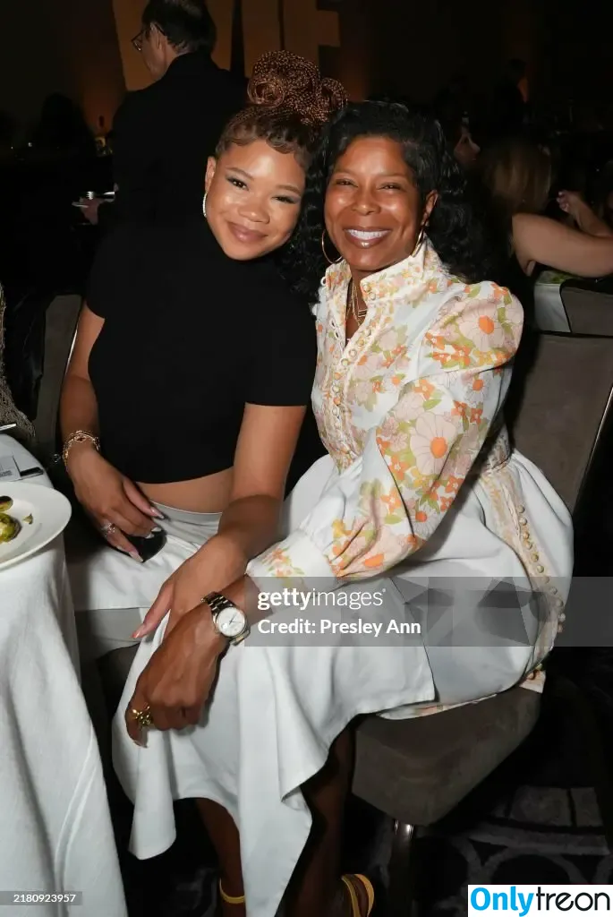 Storm Reid голая photo #0622 (stormikush / stormreid)