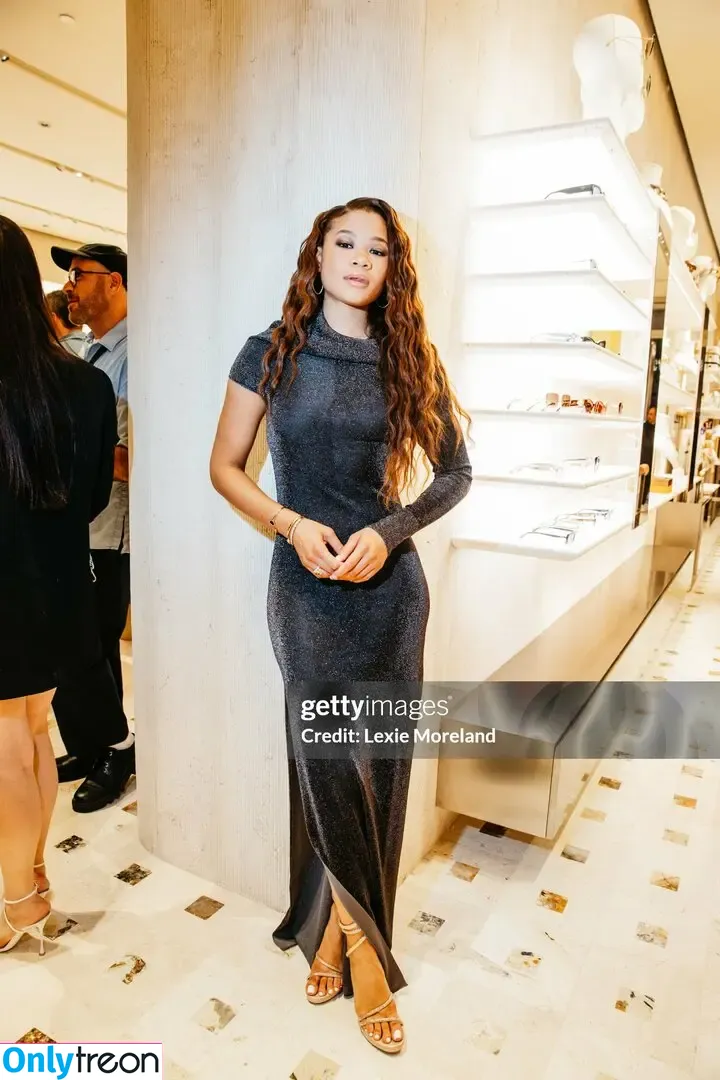 Storm Reid голая photo #0663 (stormikush / stormreid)