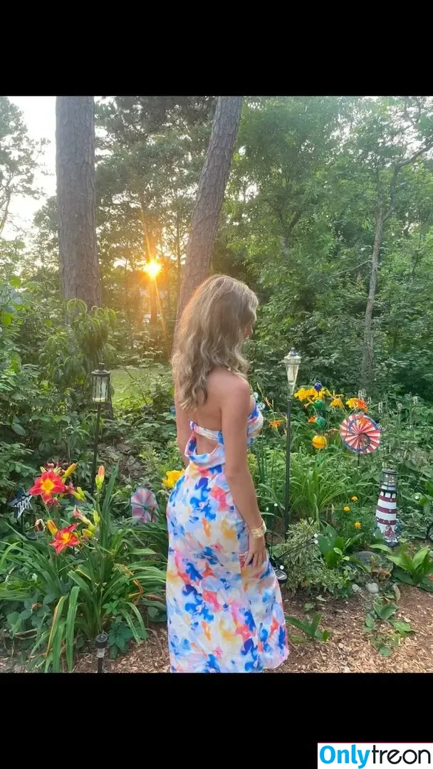 Stratton Zenick nude photo #0035 (Strattonn222 / livelaughcryanddie / melissastratton / stratton3148)
