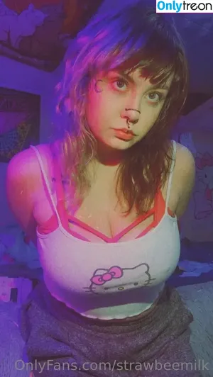 strawbeemilk / strawbeemilk.jpeg nude photo #0044
